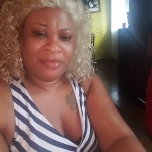 Meet your Posher, Maxine